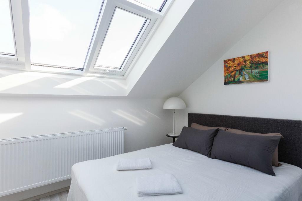 Kent Ridge Loft, Sokolska Prague