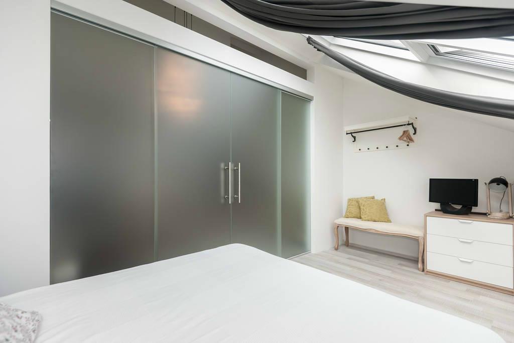 Kent Ridge Loft, Sokolska Prague